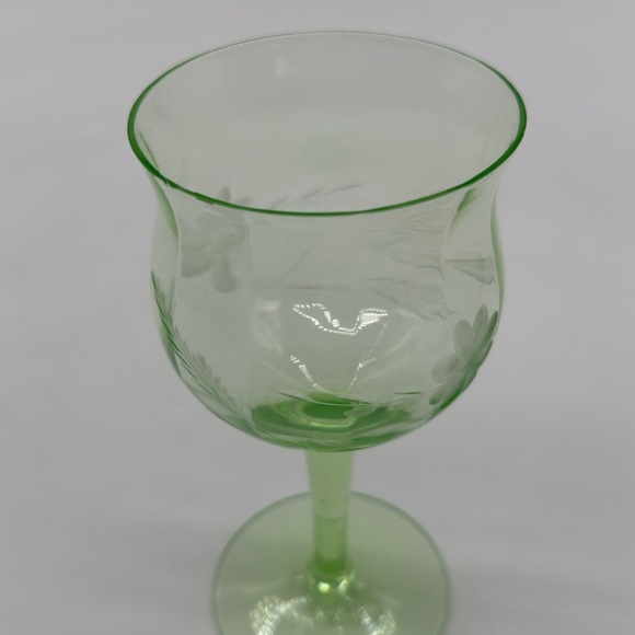 Art Deco wine uranium wine glasses simple with garland 1 Glass - Picture 8 of 11
